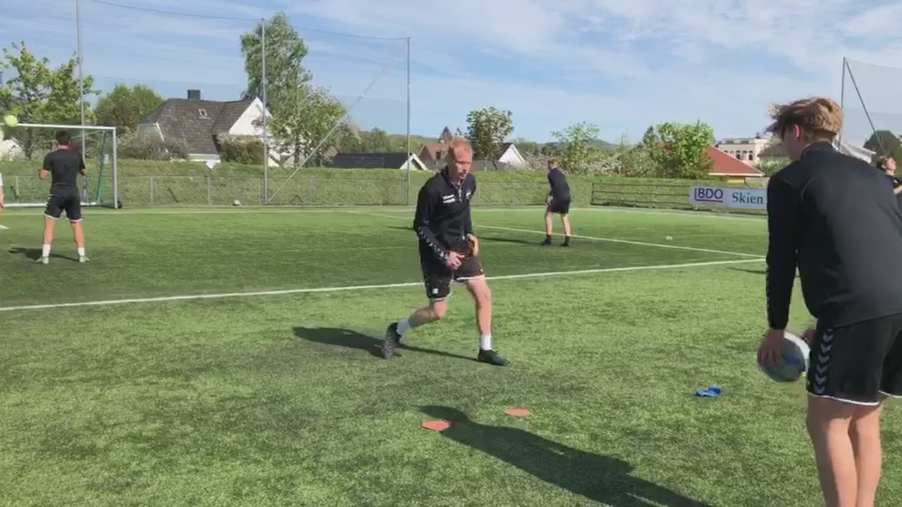 NY 215 Innside volley-forflytning.mp4